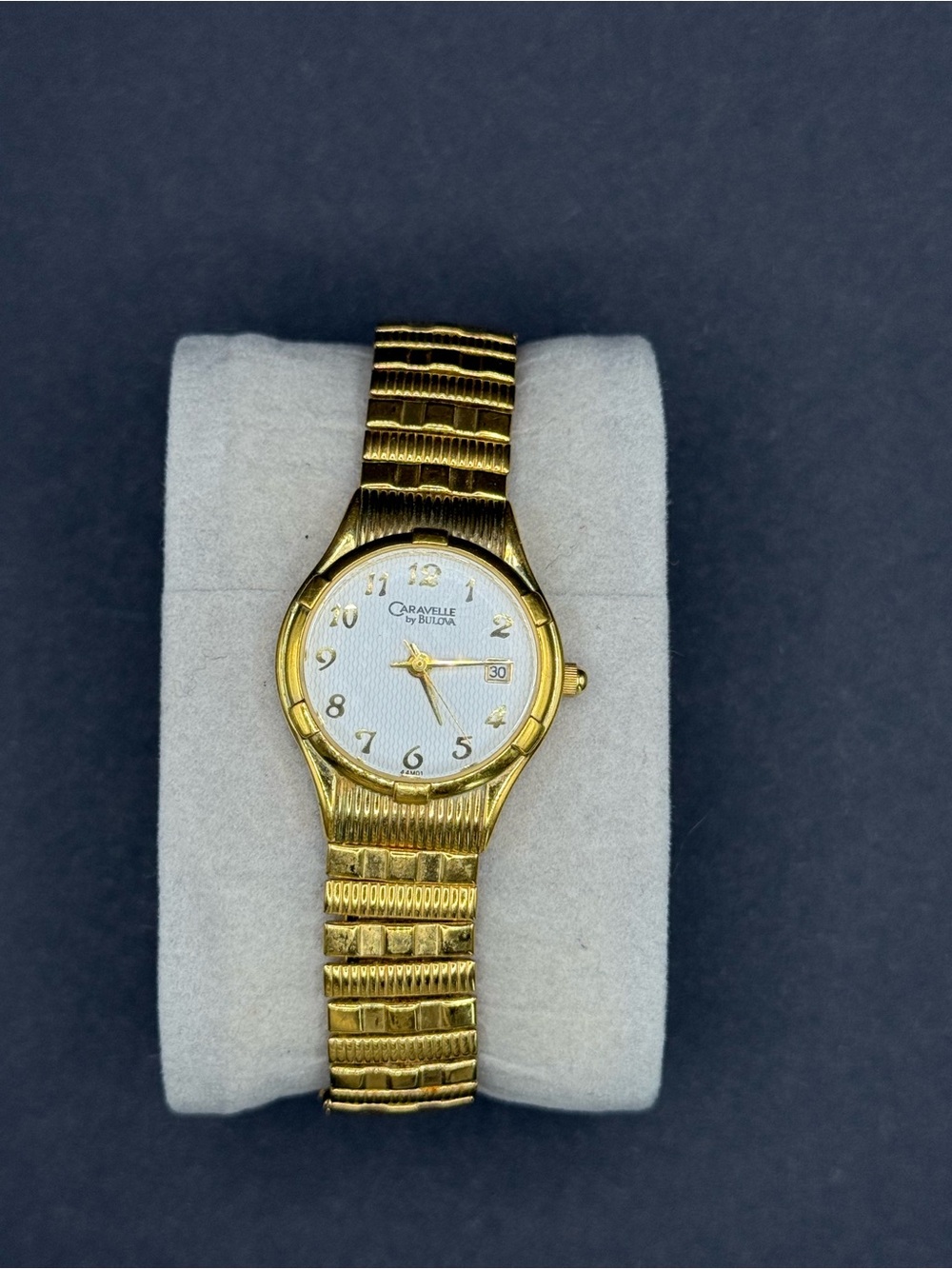 Vintage Caravelle by Bulova Women’s Gold Tone Watch Quartz Date 44M01